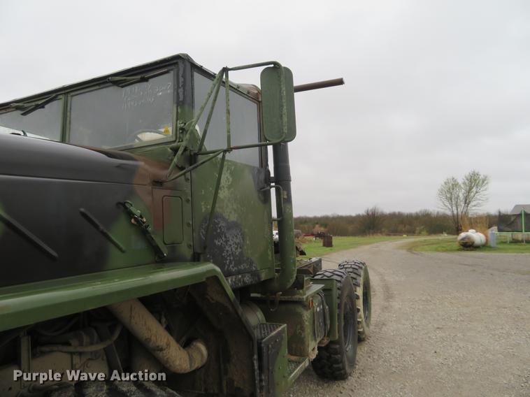image for item EJ9560 1991 BMY M932A semi truck