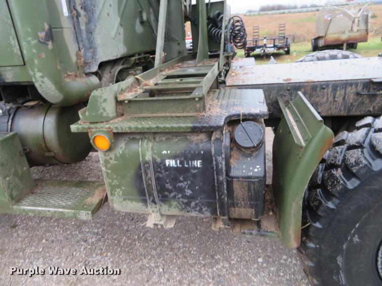 image for item EJ9560 1991 BMY M932A semi truck