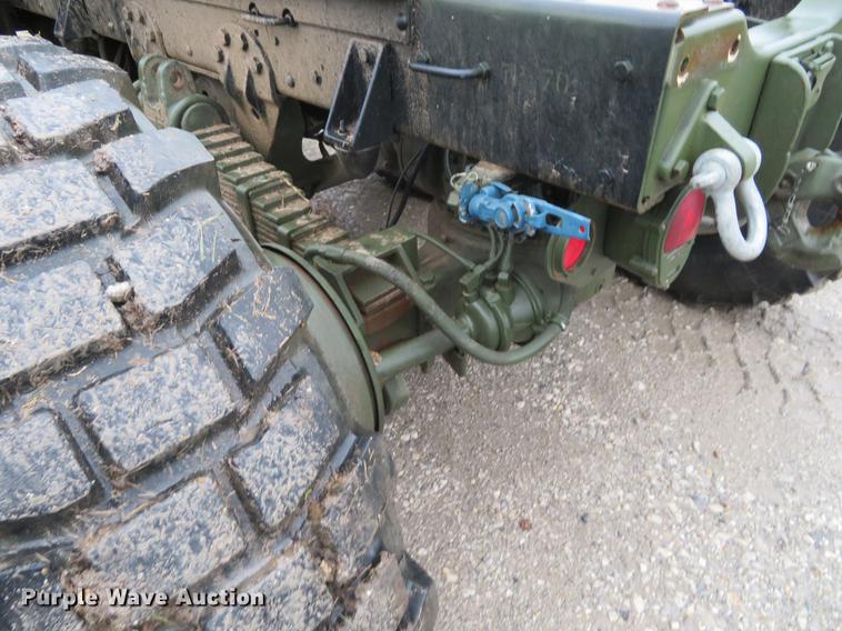 image for item EJ9560 1991 BMY M932A semi truck