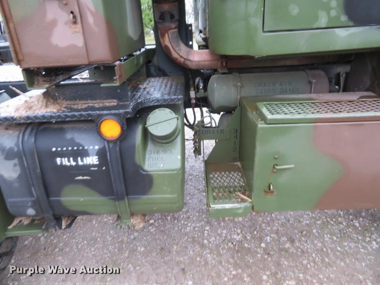 image for item EJ9560 1991 BMY M932A semi truck