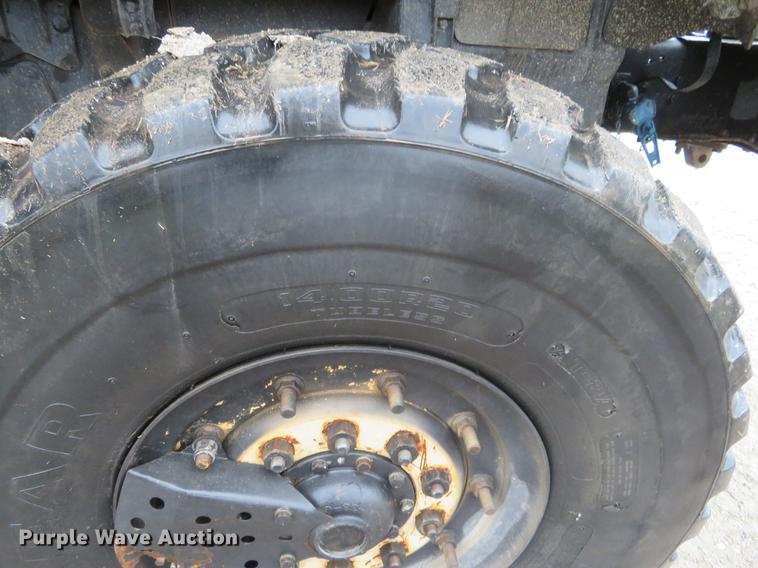 image for item EJ9560 1991 BMY M932A semi truck