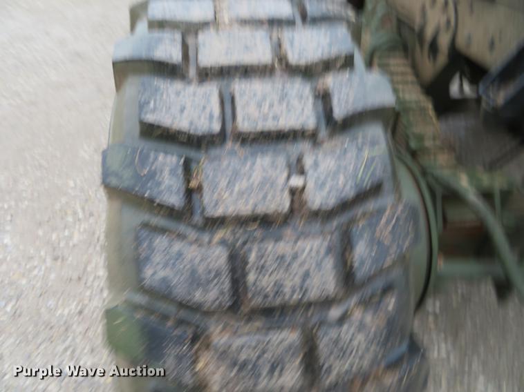 image for item EJ9560 1991 BMY M932A semi truck