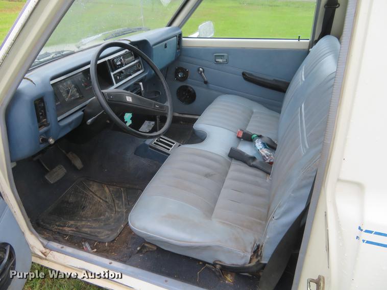 image for item EJ9562 1981 Dodge Ram D50 pickup truck