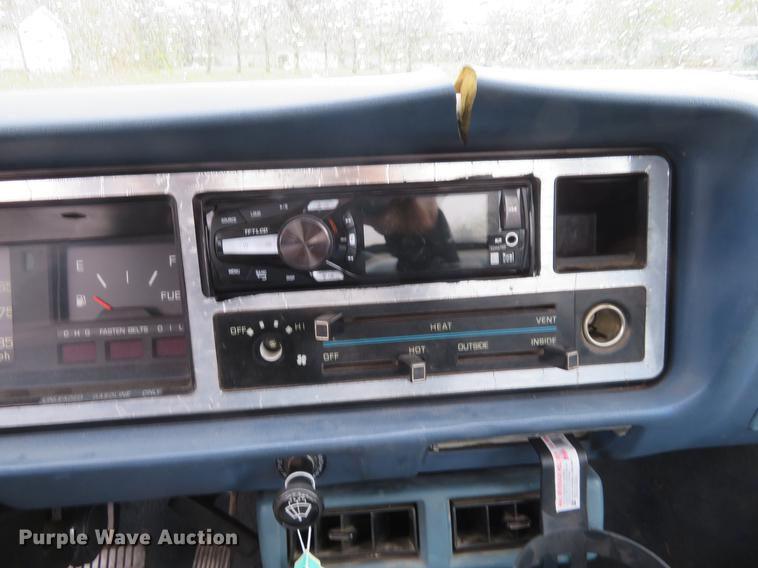 image for item EJ9562 1981 Dodge Ram D50 pickup truck