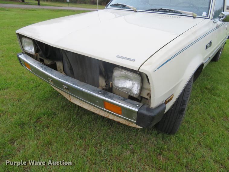 image for item EJ9562 1981 Dodge Ram D50 pickup truck