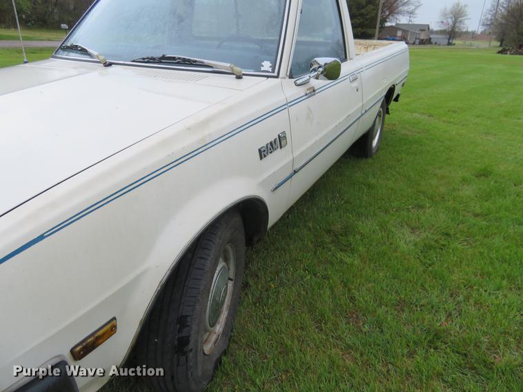 image for item EJ9562 1981 Dodge Ram D50 pickup truck