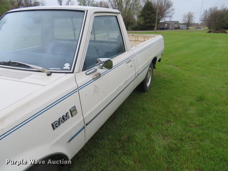 image for item EJ9562 1981 Dodge Ram D50 pickup truck