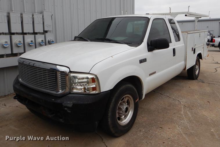 image for item EJ9808 2004 Ford F250 Super Duty SuperCab pickup truck