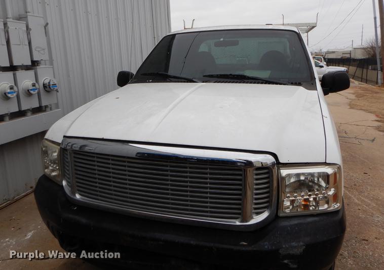 image for item EJ9808 2004 Ford F250 Super Duty SuperCab pickup truck
