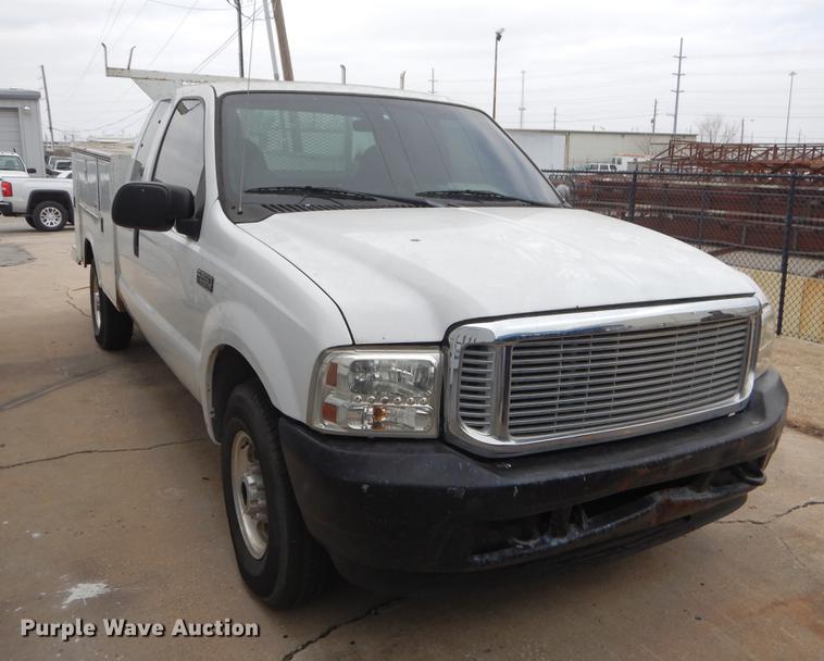 image for item EJ9808 2004 Ford F250 Super Duty SuperCab pickup truck