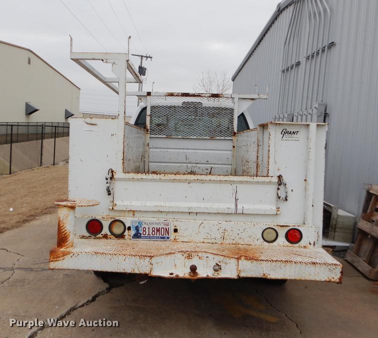 image for item EJ9808 2004 Ford F250 Super Duty SuperCab pickup truck