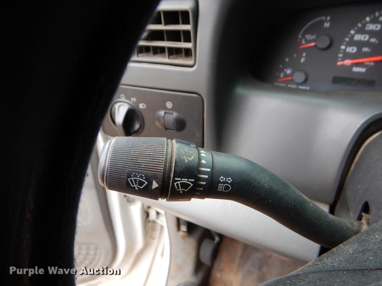 image for item EJ9808 2004 Ford F250 Super Duty SuperCab pickup truck