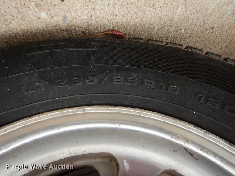 image for item EJ9808 2004 Ford F250 Super Duty SuperCab pickup truck