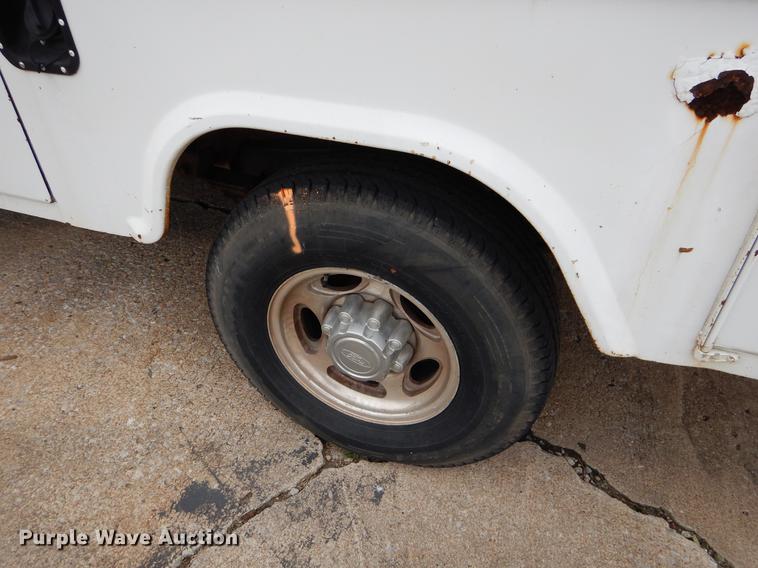 image for item EJ9808 2004 Ford F250 Super Duty SuperCab pickup truck