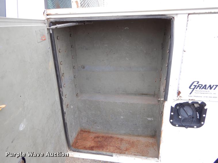 image for item EJ9808 2004 Ford F250 Super Duty SuperCab pickup truck