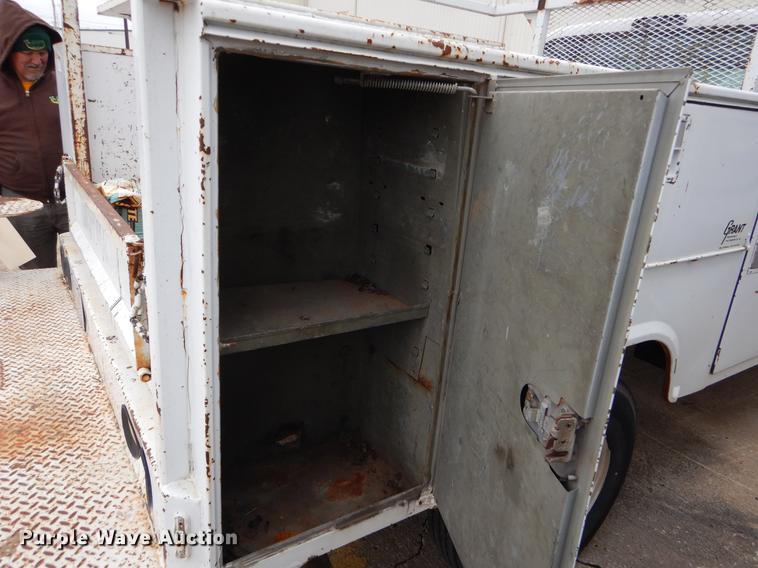 image for item EJ9808 2004 Ford F250 Super Duty SuperCab pickup truck