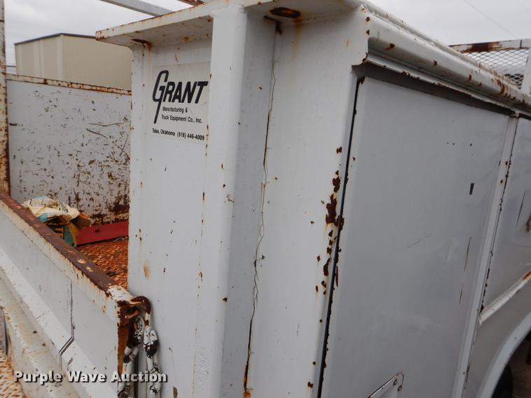 image for item EJ9808 2004 Ford F250 Super Duty SuperCab pickup truck