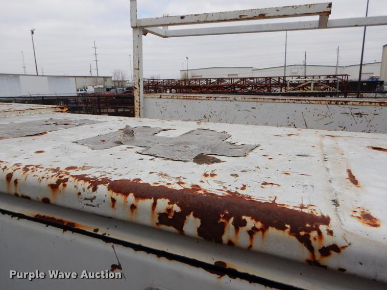 image for item EJ9808 2004 Ford F250 Super Duty SuperCab pickup truck