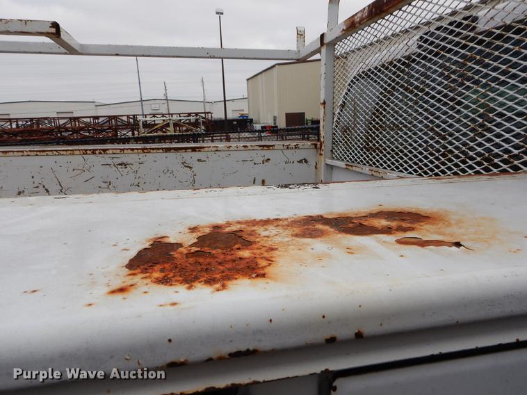 image for item EJ9808 2004 Ford F250 Super Duty SuperCab pickup truck