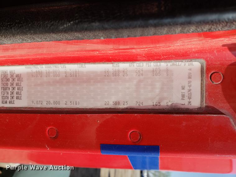 image for item EK9007 2004 Freightliner Columbia semi truck