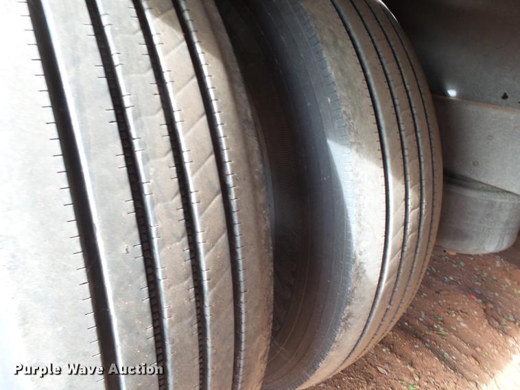 image for item EN9556 2001 Miller car trailer