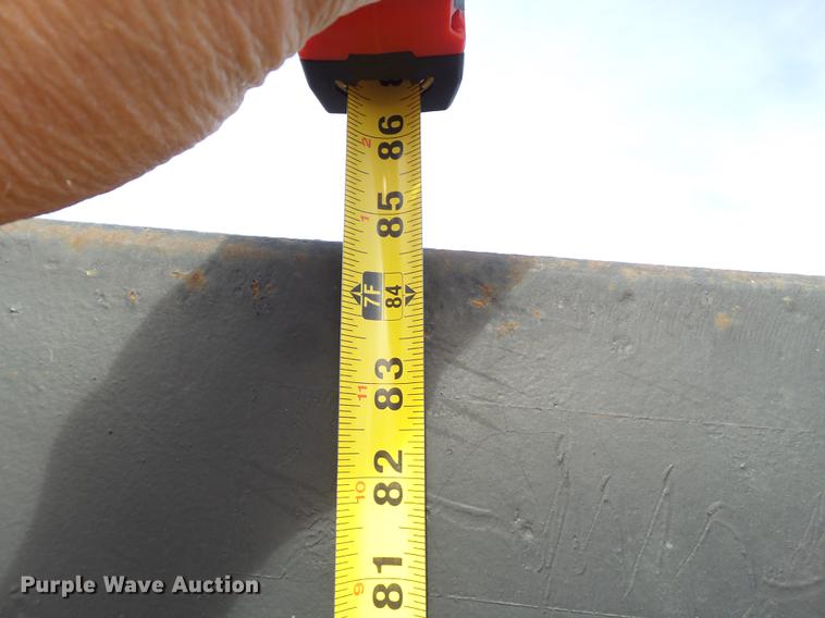 image for item EN9556 2001 Miller car trailer