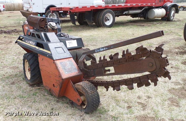 image for item EO9771 2001 Ditch Witch 1820H trencher