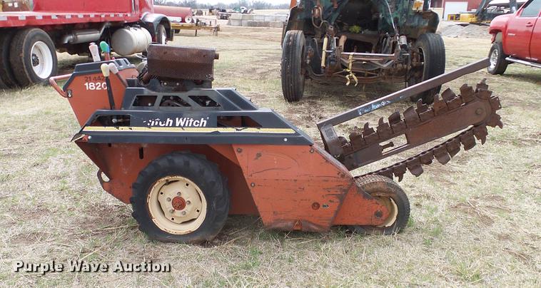 image for item EO9771 2001 Ditch Witch 1820H trencher