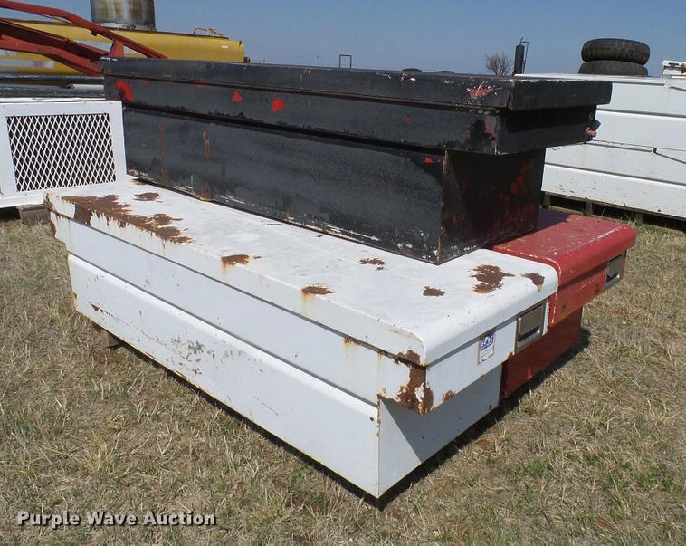 image for item EO9776 Toolboxes and bed covers