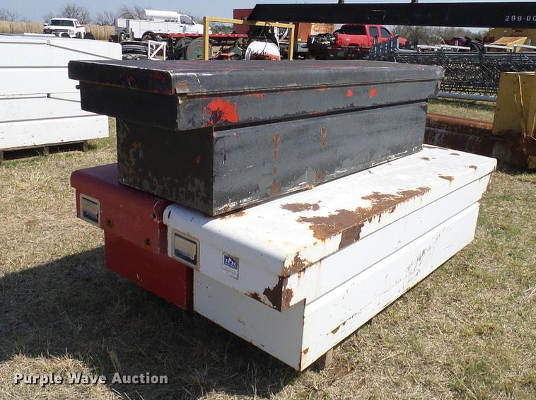 image for item EO9776 Toolboxes and bed covers