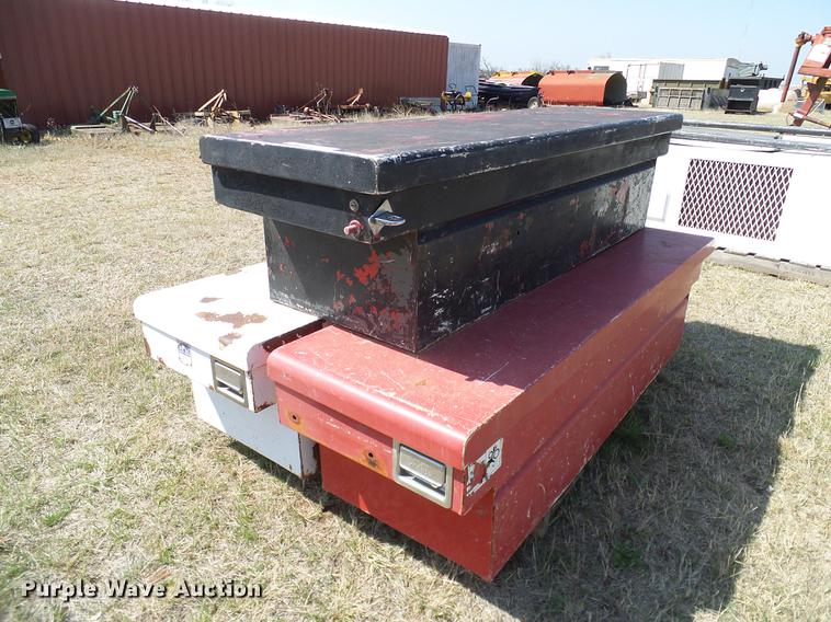 image for item EO9776 Toolboxes and bed covers