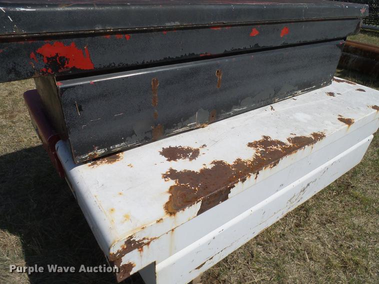 image for item EO9776 Toolboxes and bed covers