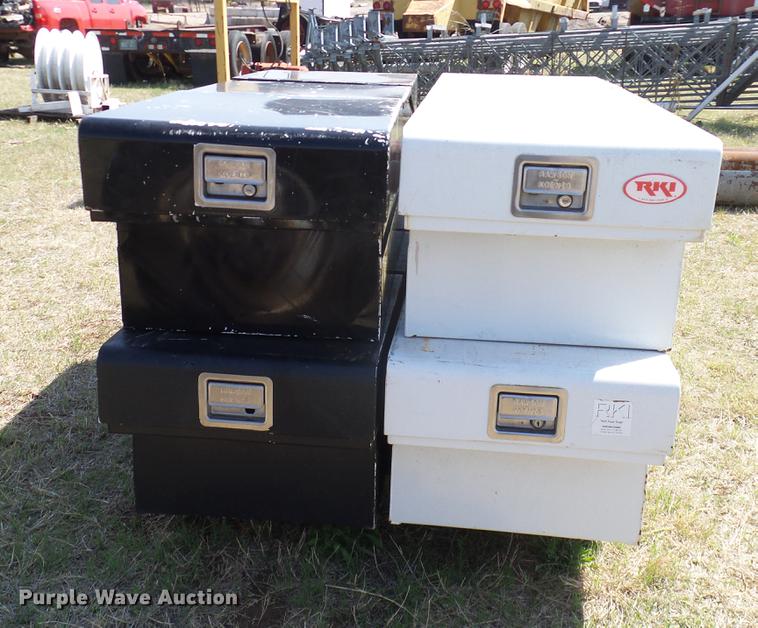 image for item EO9776 Toolboxes and bed covers