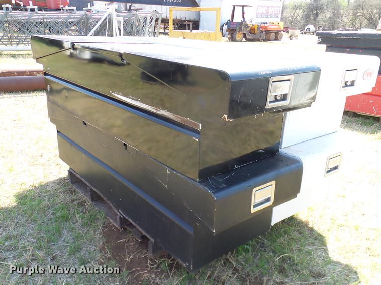 image for item EO9776 Toolboxes and bed covers