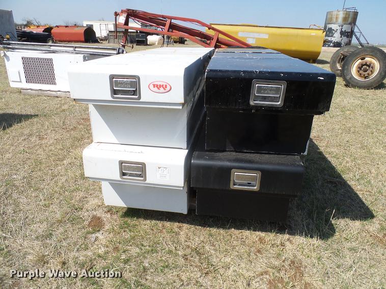 image for item EO9776 Toolboxes and bed covers