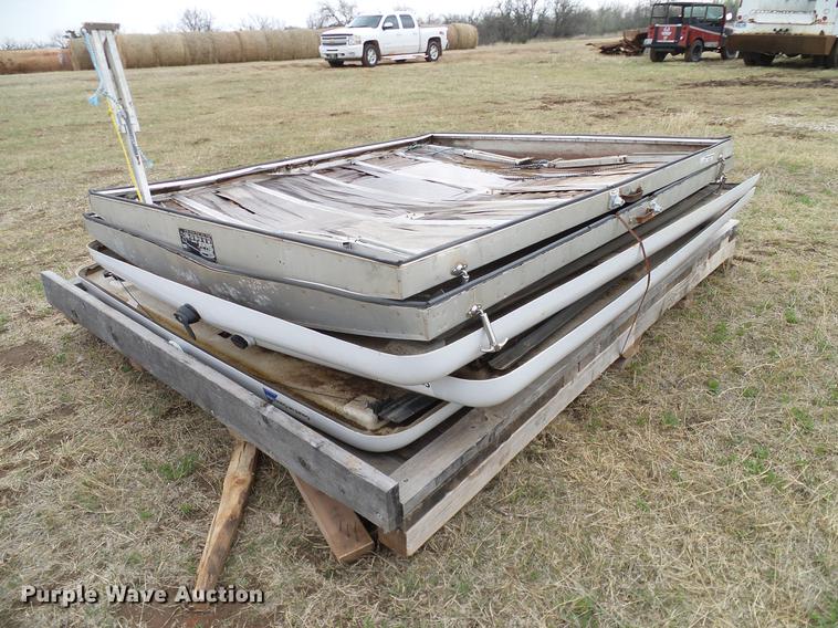 image for item EO9776 Toolboxes and bed covers