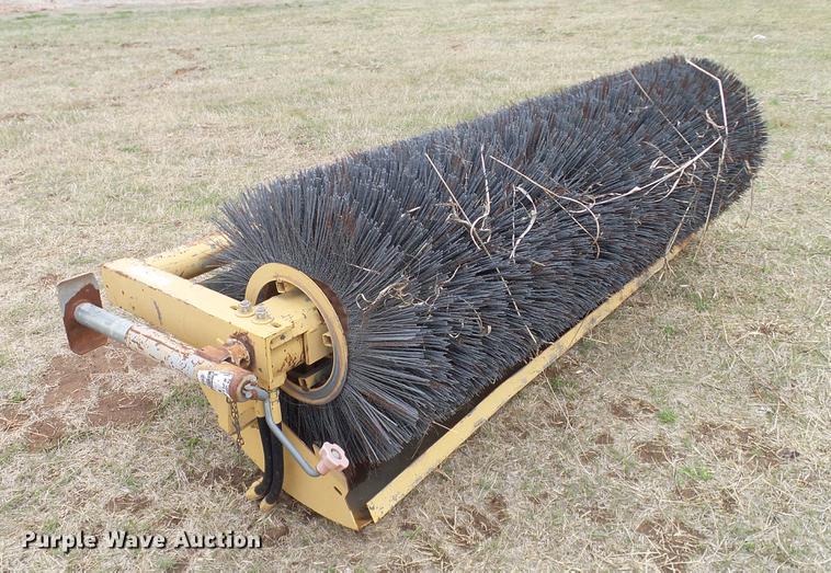 image for item EO9782 Tiger broom