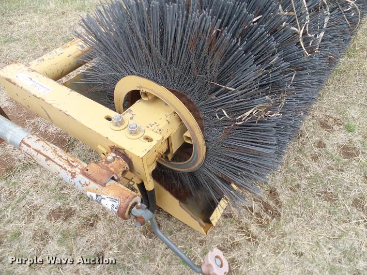 image for item EO9782 Tiger broom