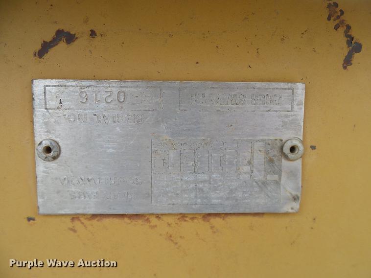 image for item EO9782 Tiger broom