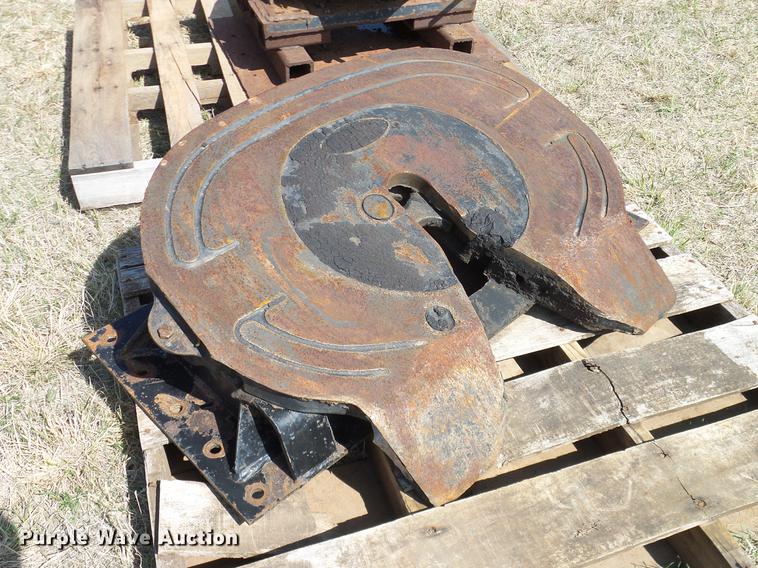 image for item EO9788 Truck axles, fifth wheel plates, tires, and wheels