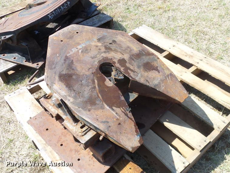 image for item EO9788 Truck axles, fifth wheel plates, tires, and wheels