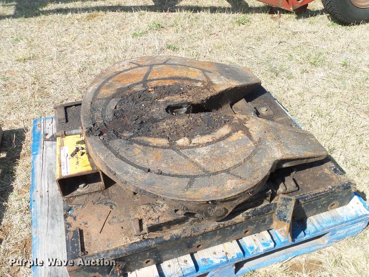 image for item EO9788 Truck axles, fifth wheel plates, tires, and wheels