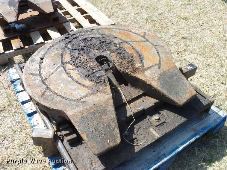 image for item EO9788 Truck axles, fifth wheel plates, tires, and wheels