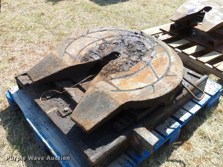 image for item EO9788 Truck axles, fifth wheel plates, tires, and wheels