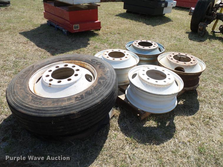 image for item EO9788 Truck axles, fifth wheel plates, tires, and wheels