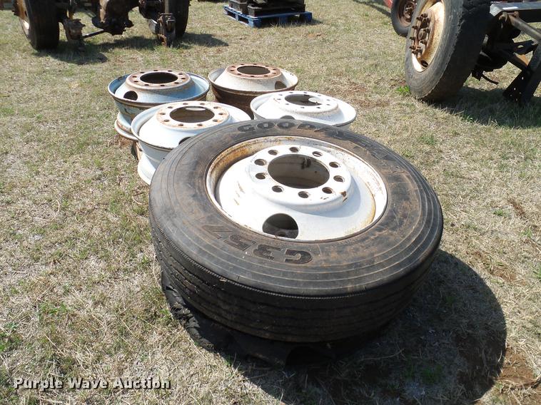 image for item EO9788 Truck axles, fifth wheel plates, tires, and wheels