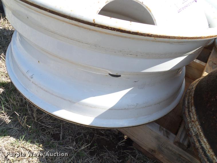 image for item EO9788 Truck axles, fifth wheel plates, tires, and wheels