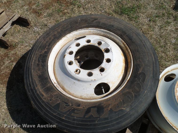 image for item EO9788 Truck axles, fifth wheel plates, tires, and wheels