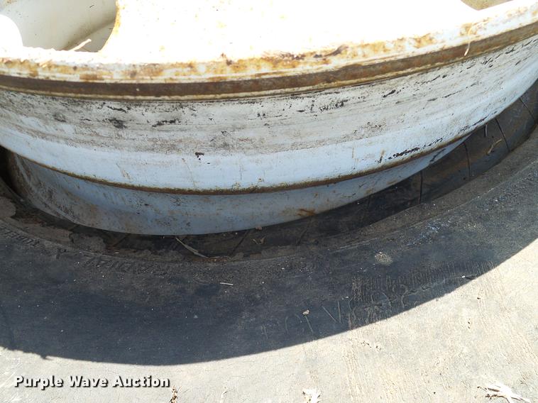 image for item EO9788 Truck axles, fifth wheel plates, tires, and wheels