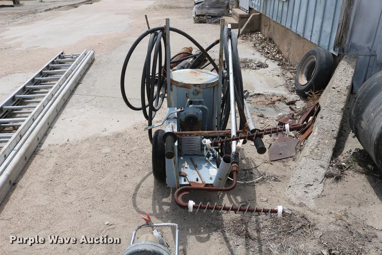 image for item EW9213 (2) paint machines